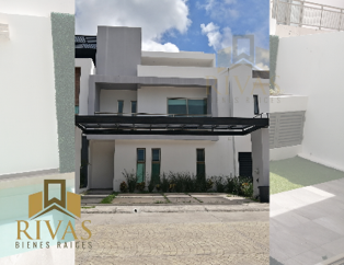 Casa en venta Cancún con alberca